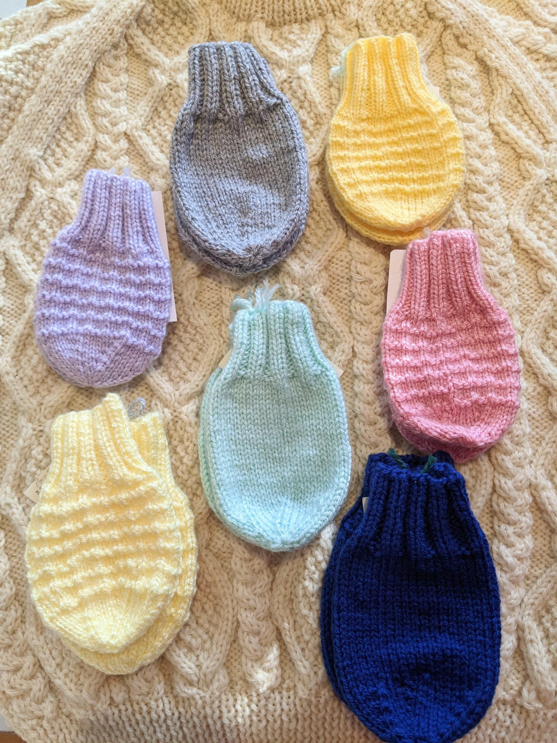 Cozy Cubby Mitts: Keep Tiny Hands Warm & Happy!