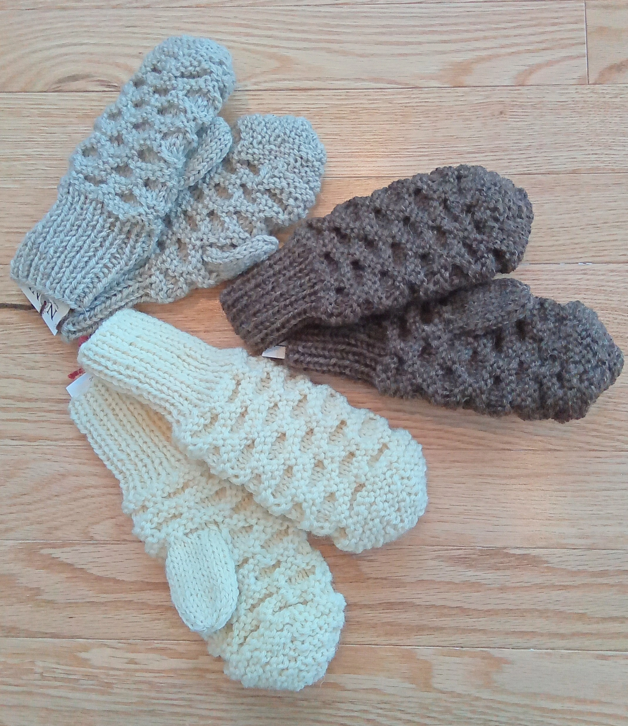 Cozy Bubble Mitts: Effortless Fun for Kids (and Adults!)